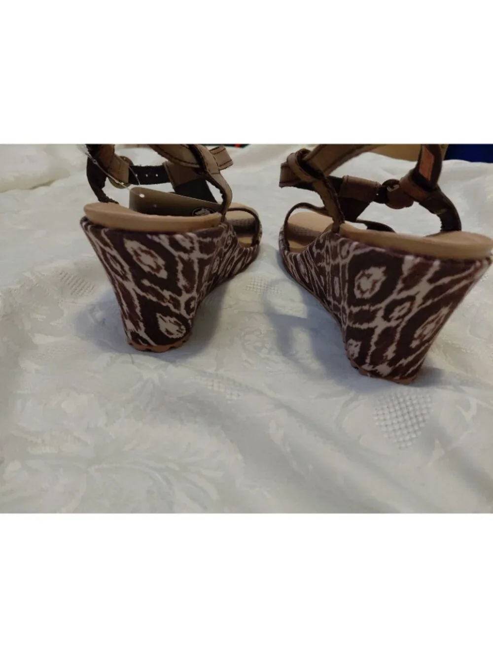 Crocs Womens A Leigh Ikat Wedge Brown Tan Wedge Sandlas Size 9 NWT